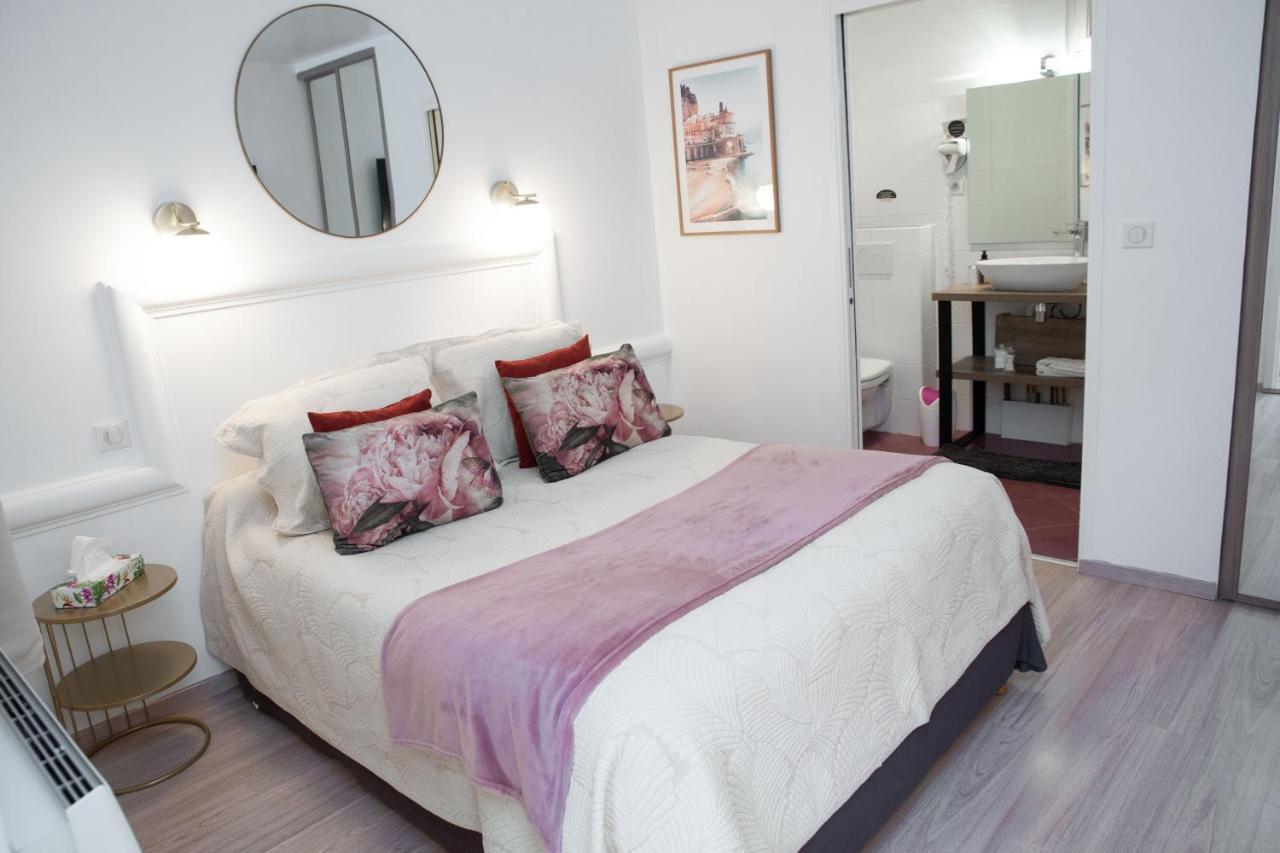 Hotel Des Dauphins Bourgoin-Jallieu Zewnętrze zdjęcie