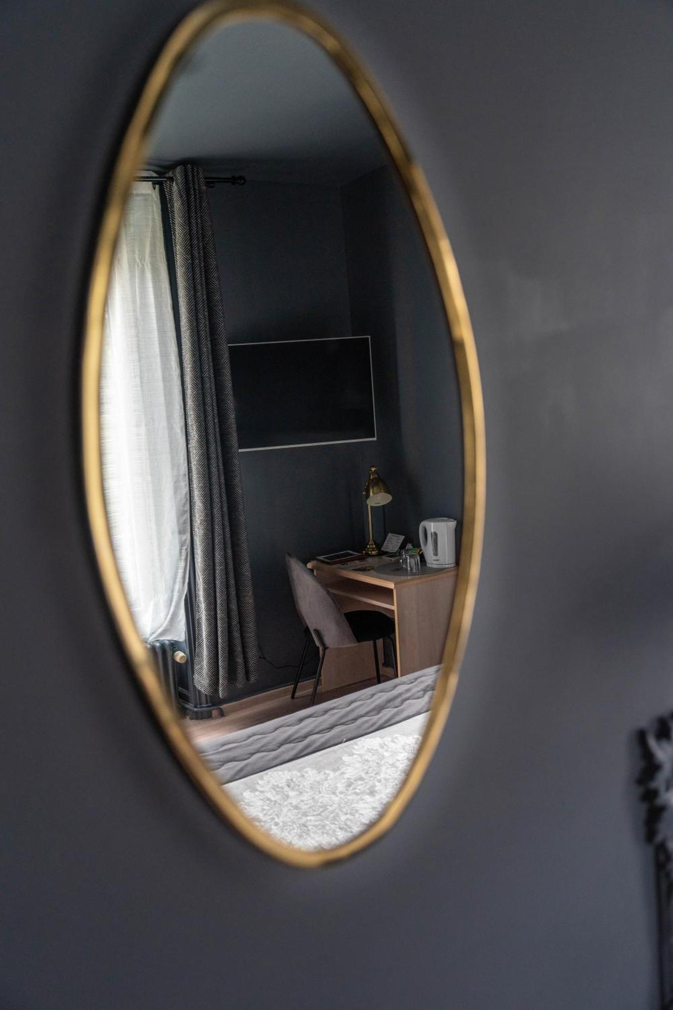 Hotel Des Dauphins Bourgoin-Jallieu Zewnętrze zdjęcie