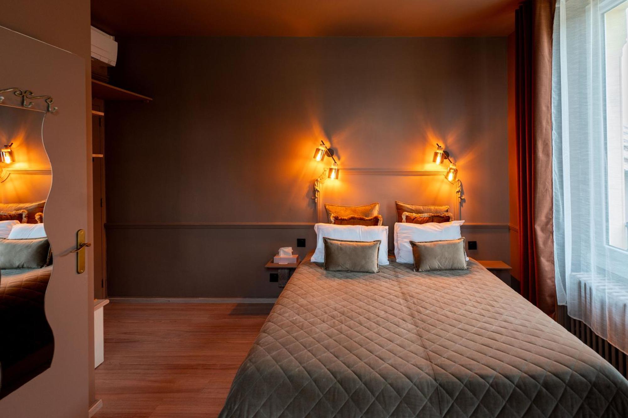 Hotel Des Dauphins Bourgoin-Jallieu Zewnętrze zdjęcie